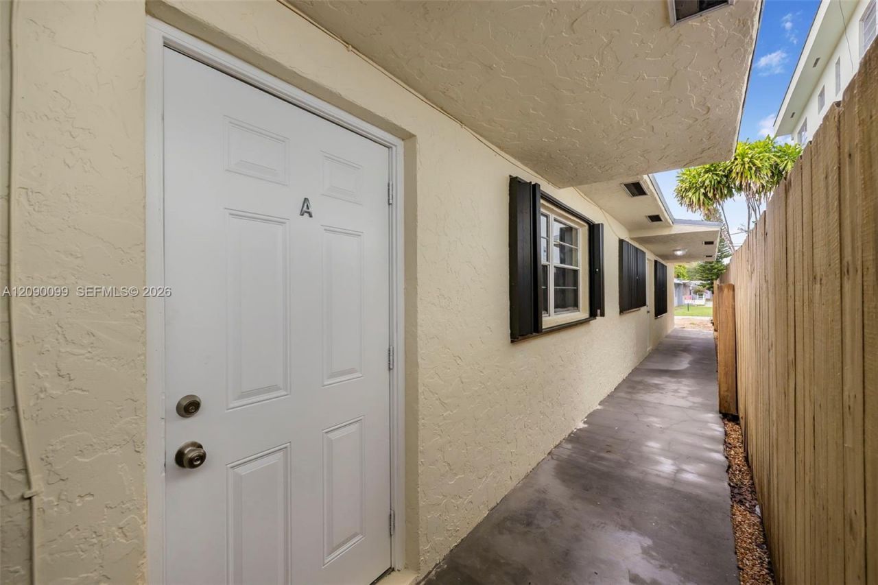 2033 Dewey St , Hollywood, FL 33020 Photo