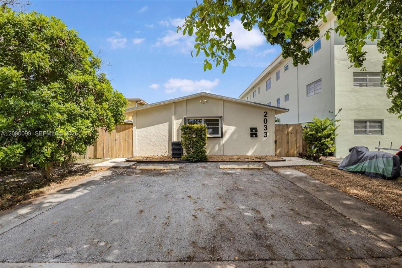 2033 Dewey St , Hollywood, FL 33020 Photo