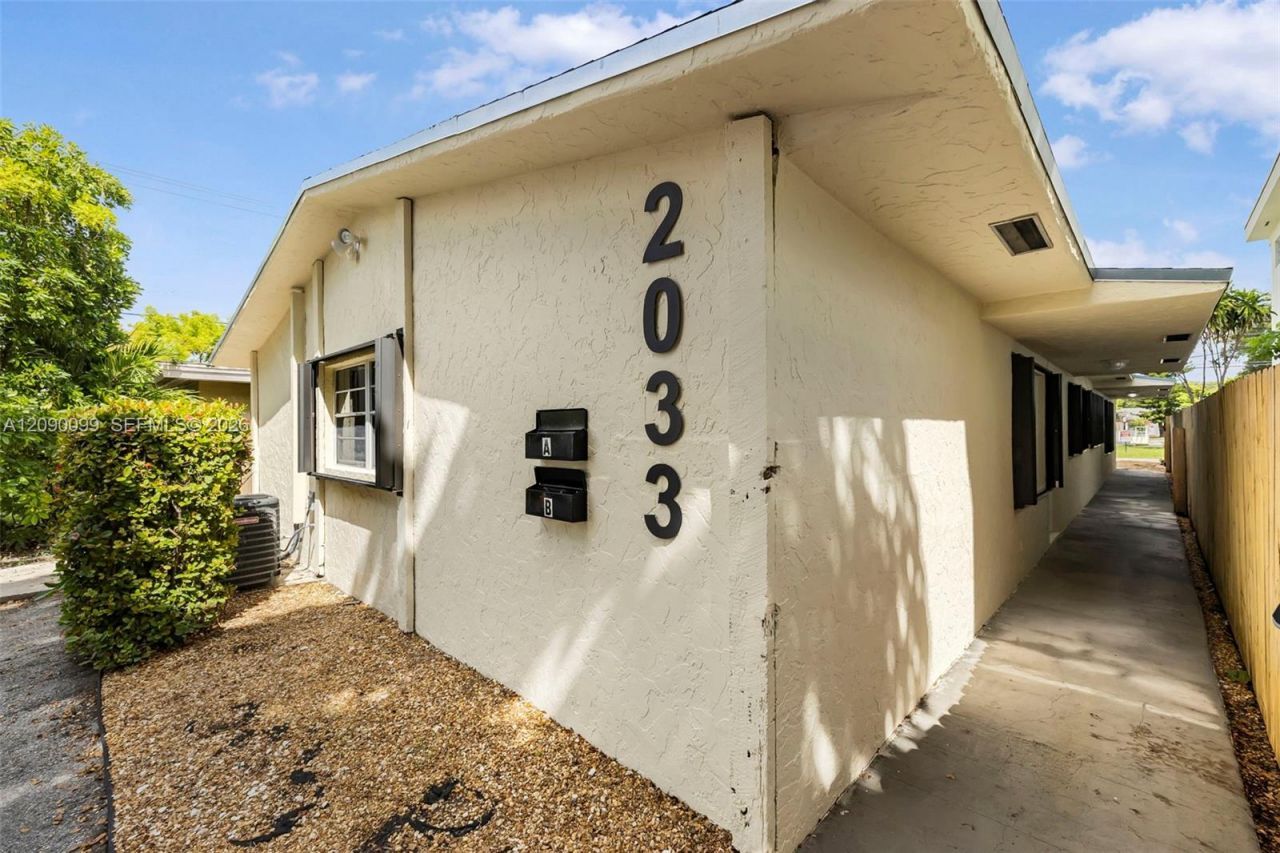 2033 Dewey St , Hollywood, FL 33020 Photo
