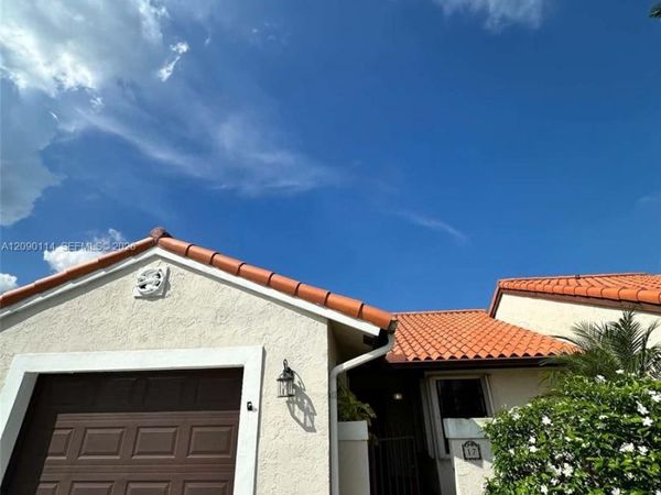 17 Columbia Ct , Deerfield Beach, FL 33442