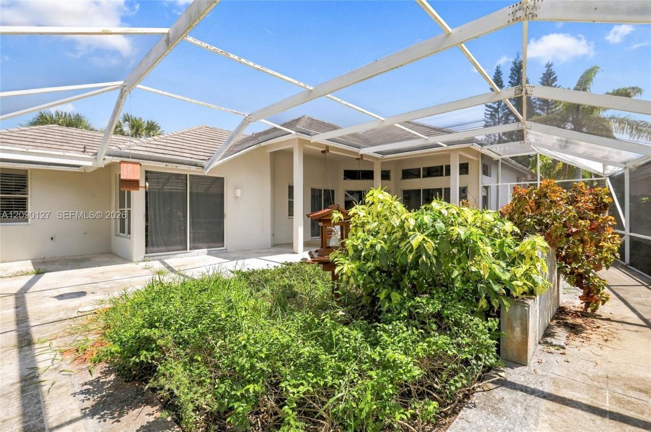 173 Orange Tree Dr , Atlantis, FL 33462 Photo