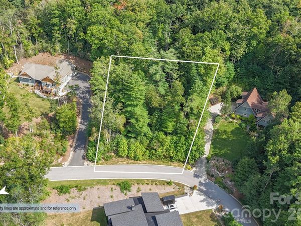 61 Crossings Circle, Fairview, NC 28730