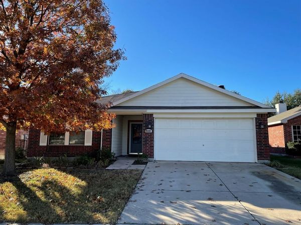 9409 Goldenview Drive, Fort Worth, TX 76244