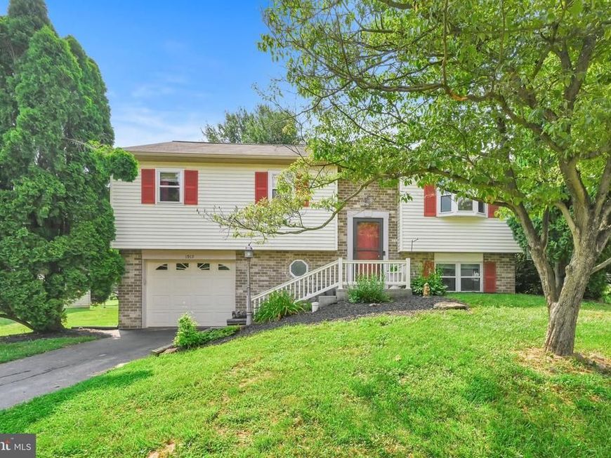 1915 Wilderness Road, Lancaster, PA 17603 Main Photo