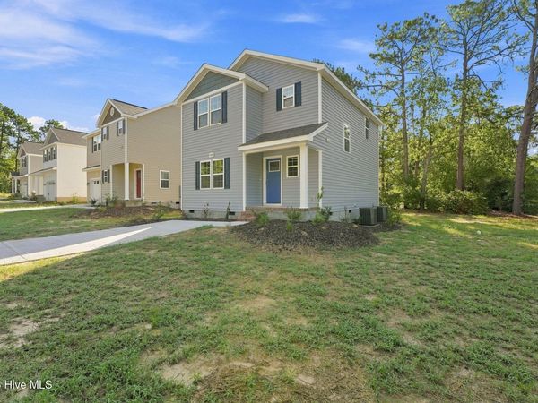 595 S Glover Street, Southern Pines, NC 28387