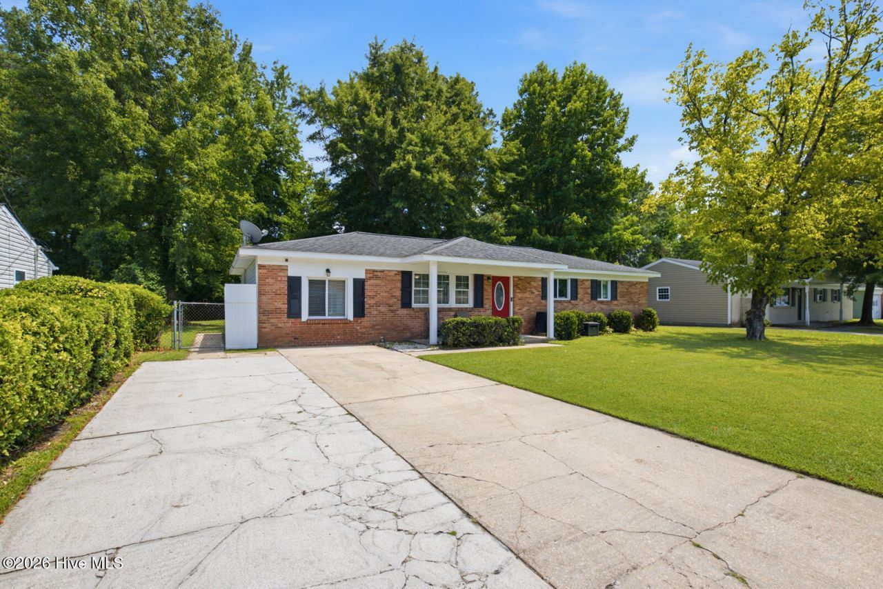 209 Ramsey Drive, Jacksonville, NC 28540 Main Photo