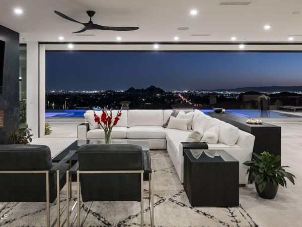 4725 N 56TH Street, Phoenix, AZ 85018