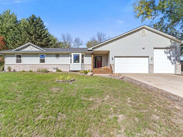 61 212th Lane NW, Cedar, MN 55011