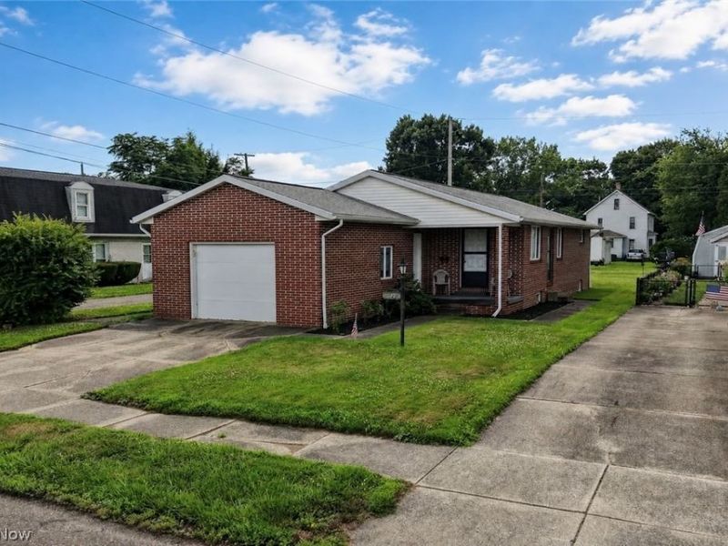1022 Logan Avenue NW, New Philadelphia, OH 44663 Photo 1