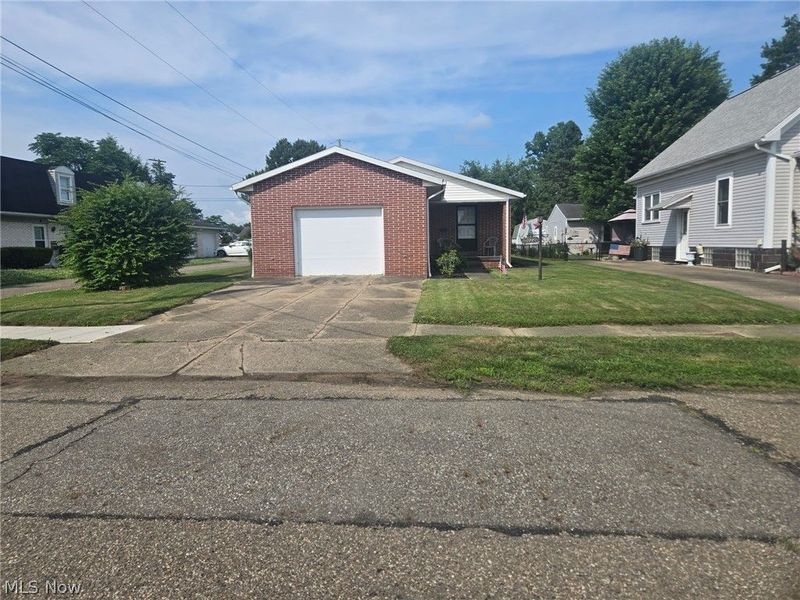1022 Logan Avenue NW, New Philadelphia, OH 44663 Photo 2