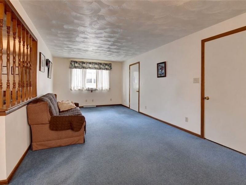 1022 Logan Avenue NW, New Philadelphia, OH 44663 Photo 4