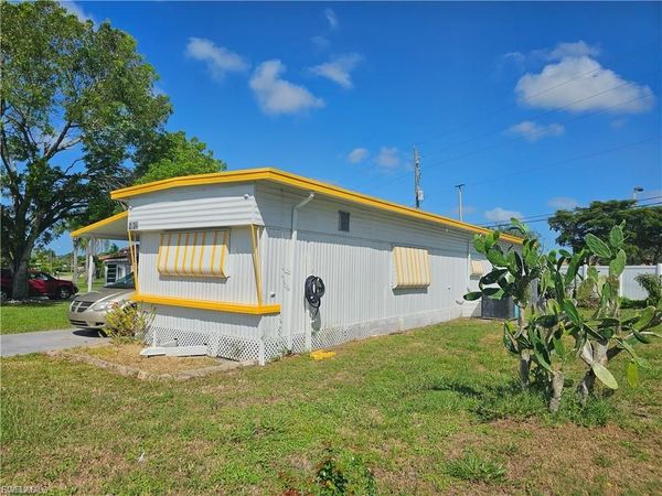 3834 Unique CIR , FORT MYERS, FL 33908