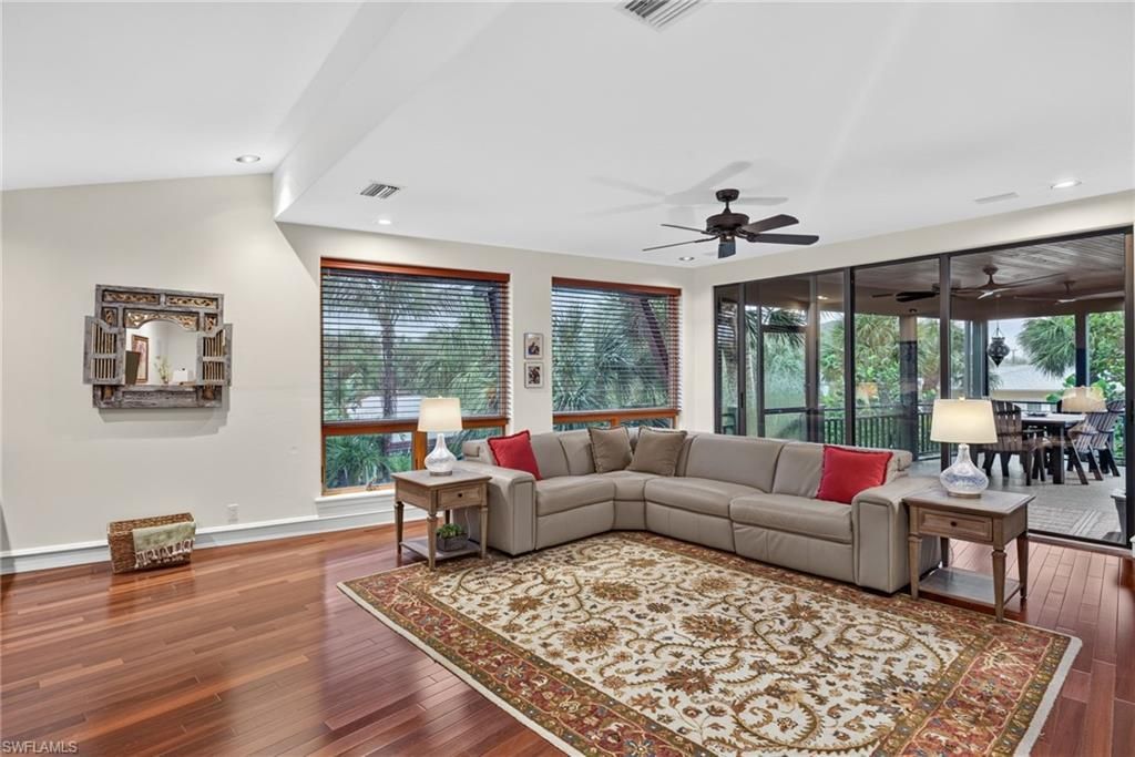 6425 Pine Ave, Sanibel, FL 33957 Photo