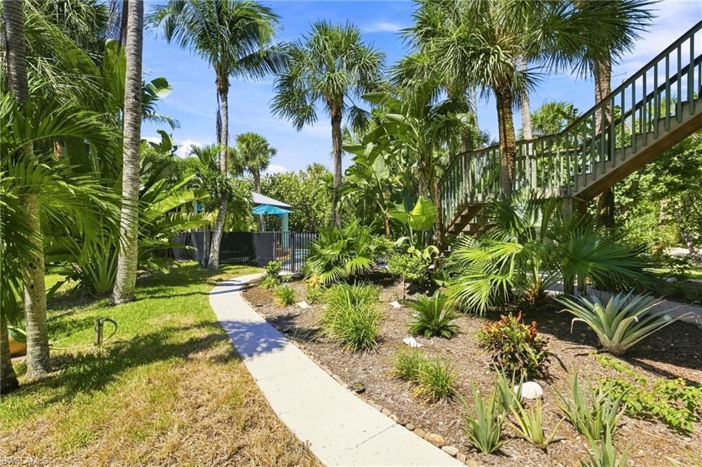 6425 Pine Ave, Sanibel, FL 33957 Photo