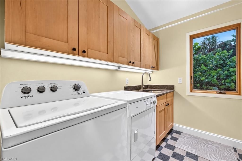 6425 Pine Ave, Sanibel, FL 33957 Photo