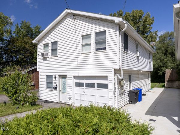 821 Hillside Avenue, Schenectady, NY 12308