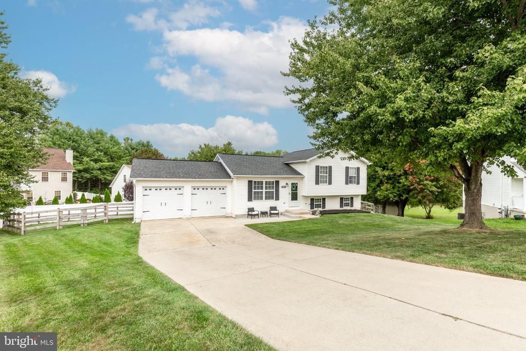 3874 3874 YELLOWSTONE COURT, HAMPSTEAD, MD 21074