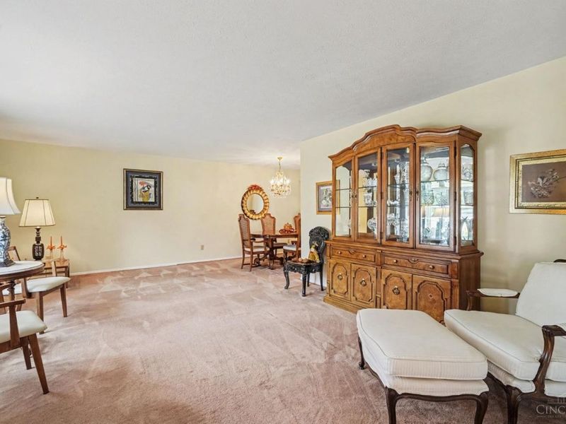 1907 Stockton Drive, Loveland, OH 45140 Photo 2