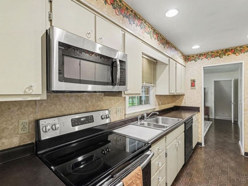 1907 Stockton Drive, Loveland, OH 45140 Photo 5