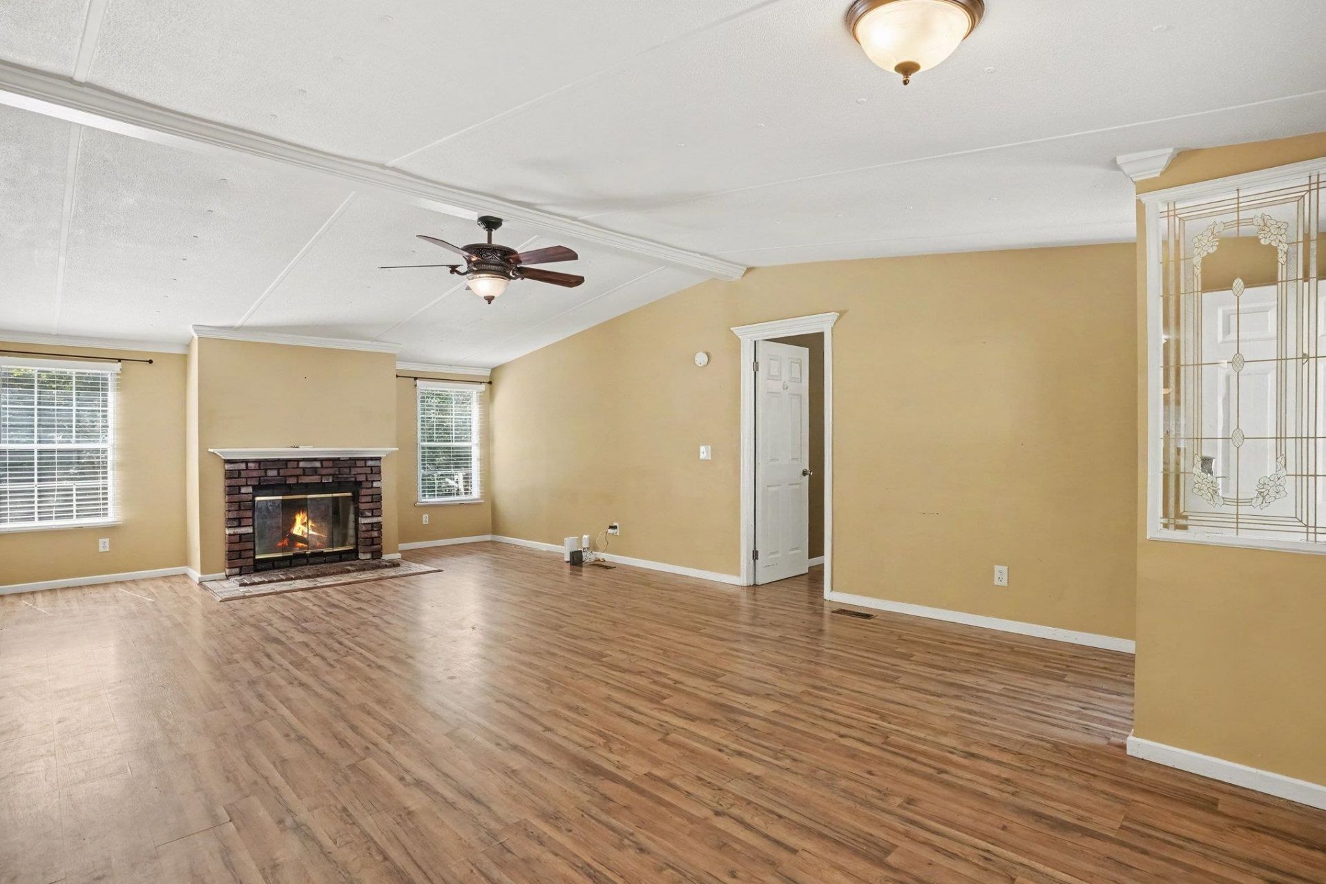 5865 Juniper Bay Rd.  Photo 10