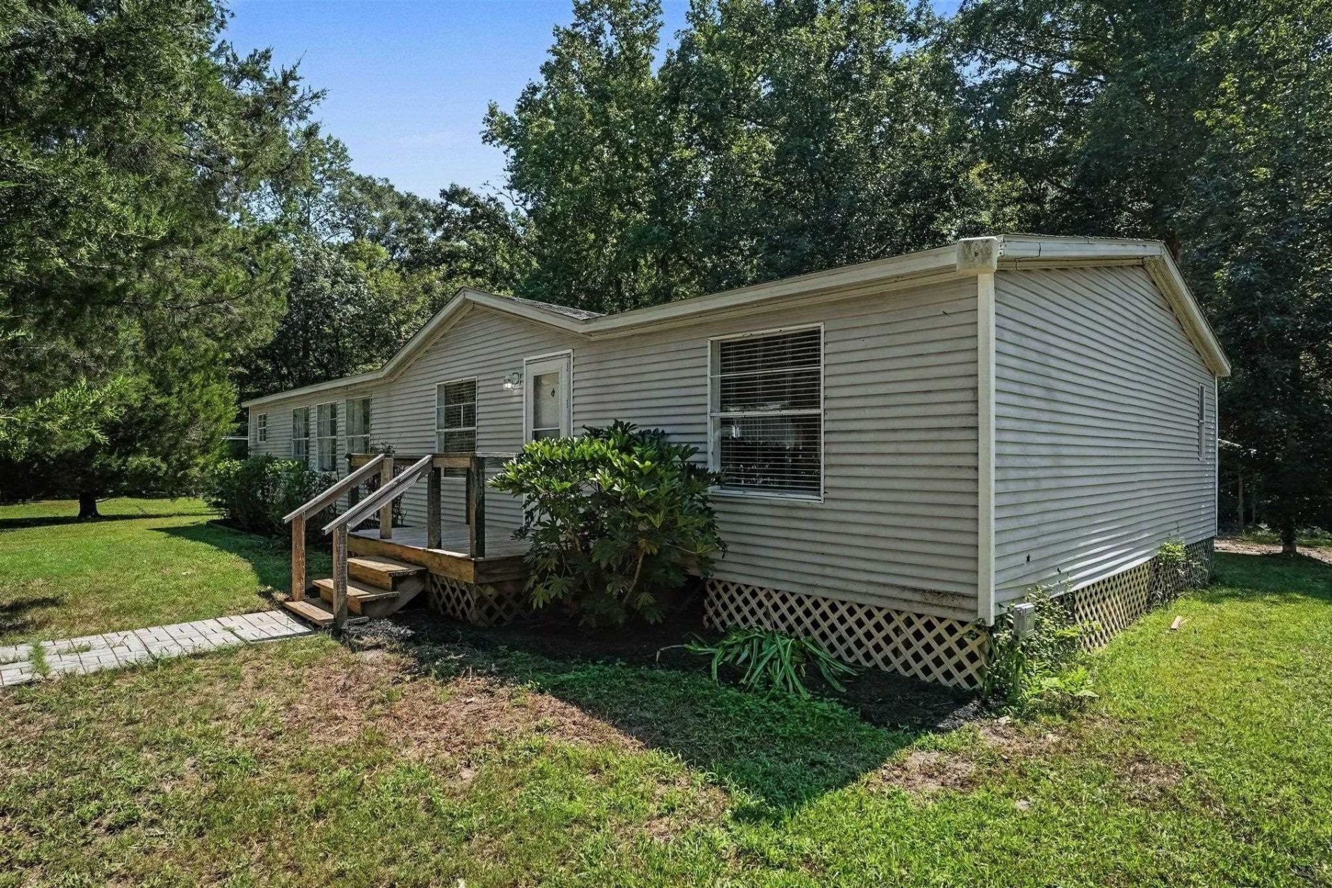 5865 Juniper Bay Rd.  Photo 4
