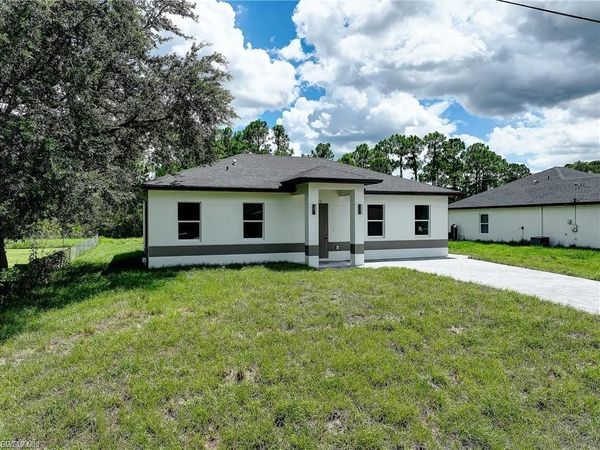 940 Lakeside DR , LEHIGH ACRES, FL 33974