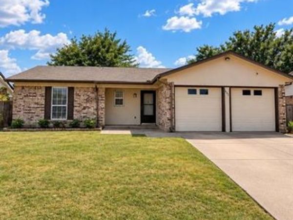 6432 Grasshopper Drive , Watauga, TX 76148