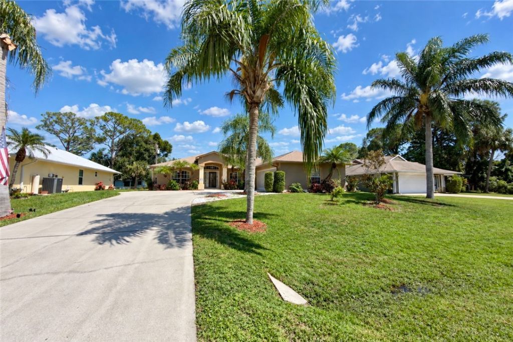 173 Easy Street, Sebastian, FL 32958 Photo