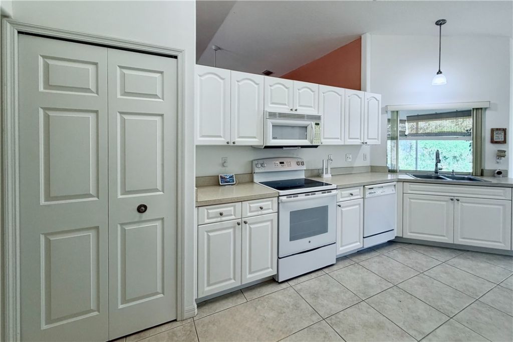 173 Easy Street, Sebastian, FL 32958 Photo