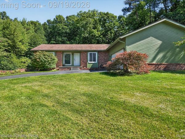 1333 Pine Cay Trail , Brighton Township, Mi 48114