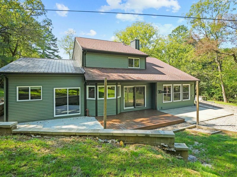6 Sussex Drive , Athens, OH 45701 Photo 2