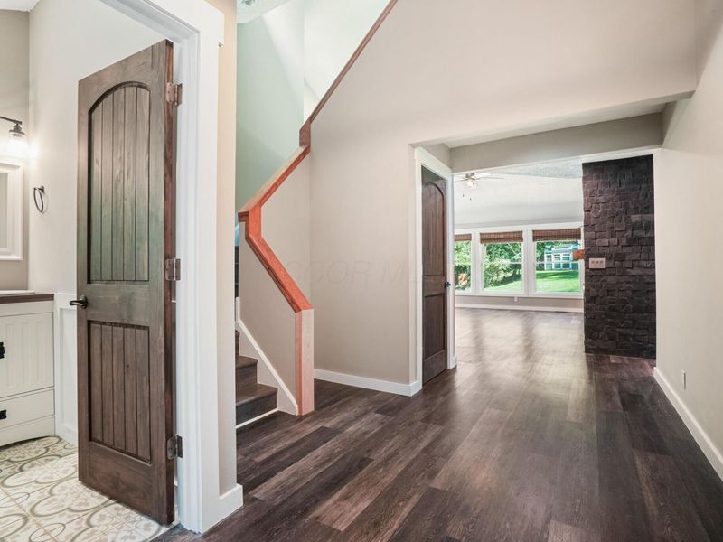 6 Sussex Drive , Athens, OH 45701 Photo 4