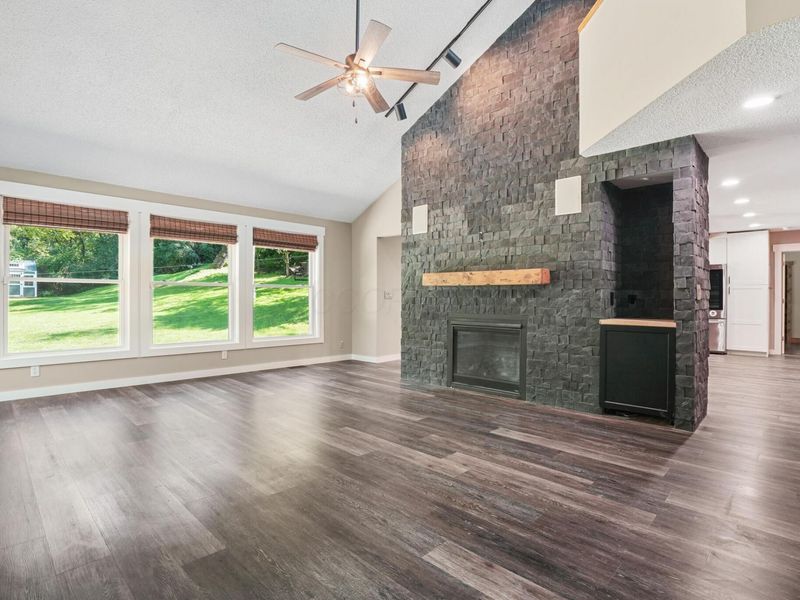 6 Sussex Drive , Athens, OH 45701 Photo 8