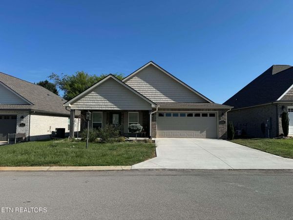 221 Sand Hills Drive, Maryville, TN 37801