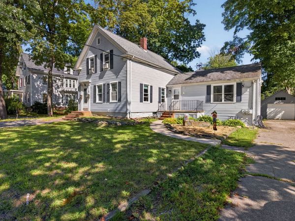 17 Pearl St, Middleboro, MA 02346