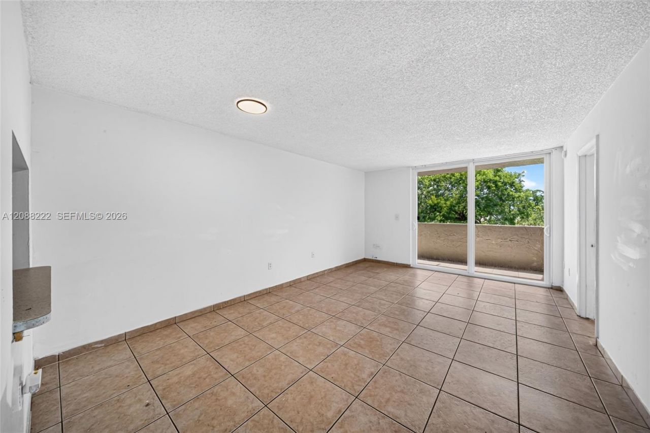 10000 NW 80th Ct , Unit 2432, Hialeah Gardens, FL 33016 Photo