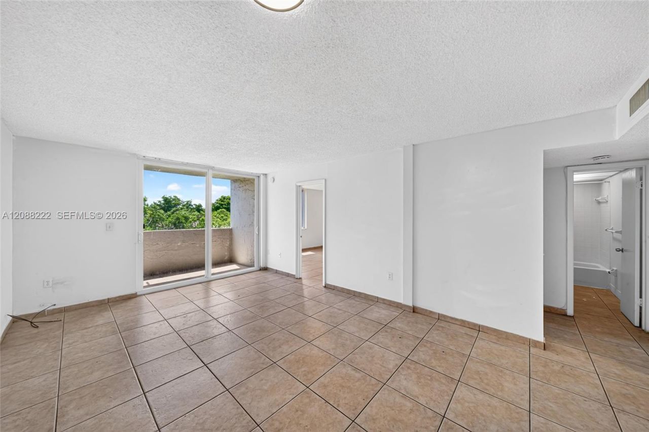 10000 NW 80th Ct , Unit 2432, Hialeah Gardens, FL 33016 Photo