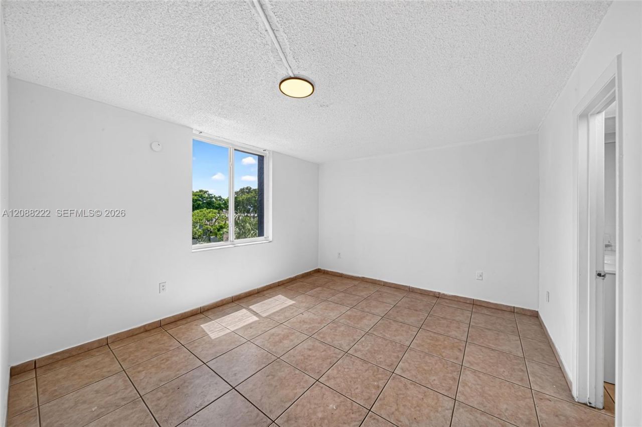 10000 NW 80th Ct , Unit 2432, Hialeah Gardens, FL 33016 Photo
