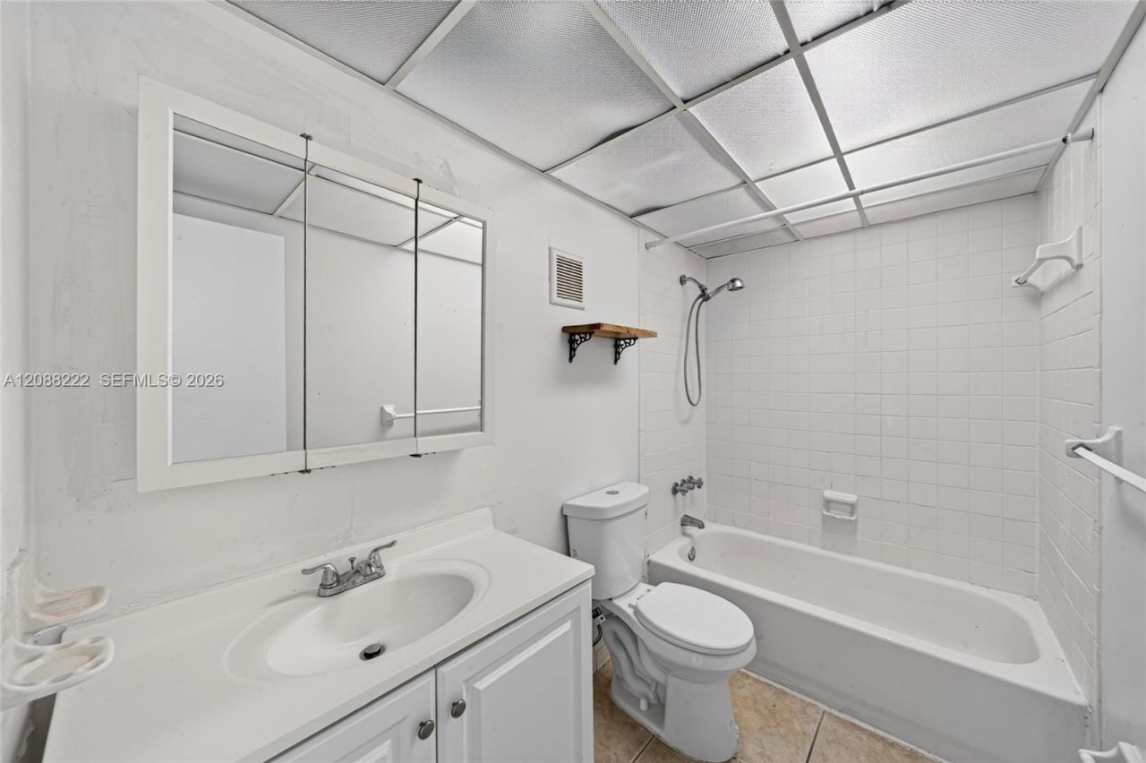 10000 NW 80th Ct , Unit 2432, Hialeah Gardens, FL 33016 Photo