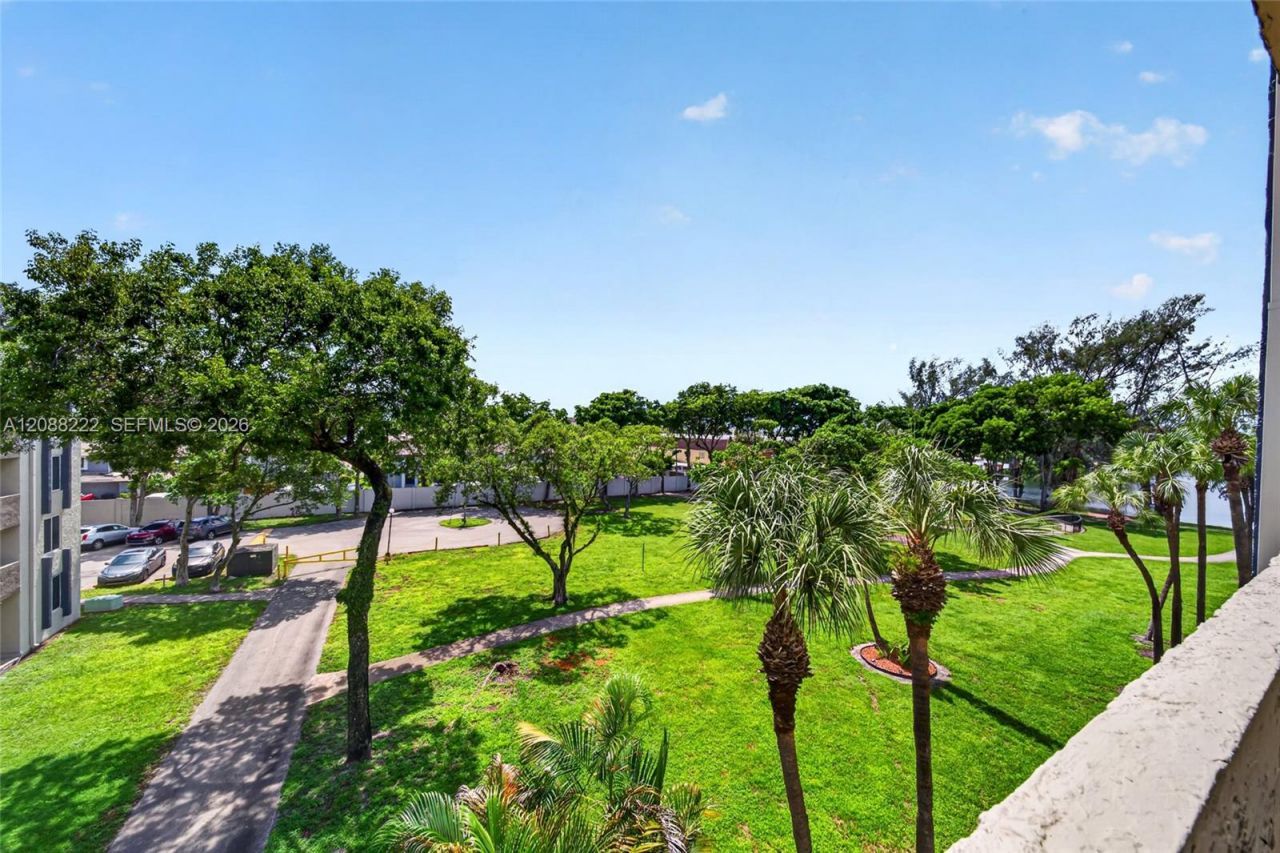 10000 NW 80th Ct , Unit 2432, Hialeah Gardens, FL 33016 Photo
