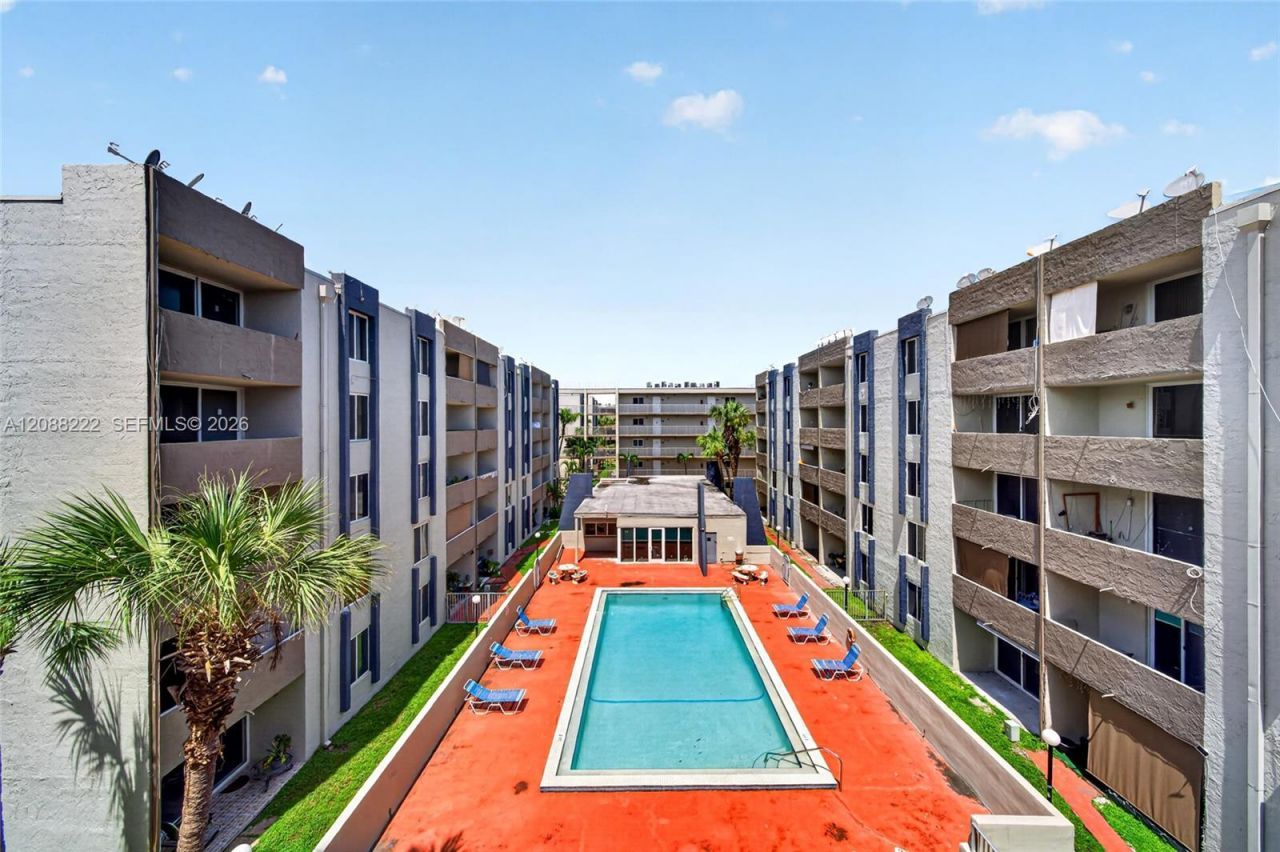 10000 NW 80th Ct , Unit 2432, Hialeah Gardens, FL 33016 Photo