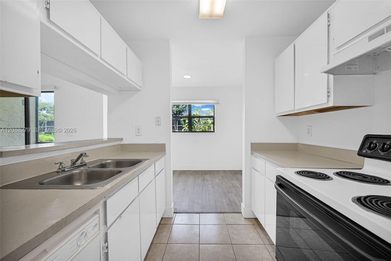 4021 NW 87th Ave, Unit 4021, Sunrise, FL 33351 Photo