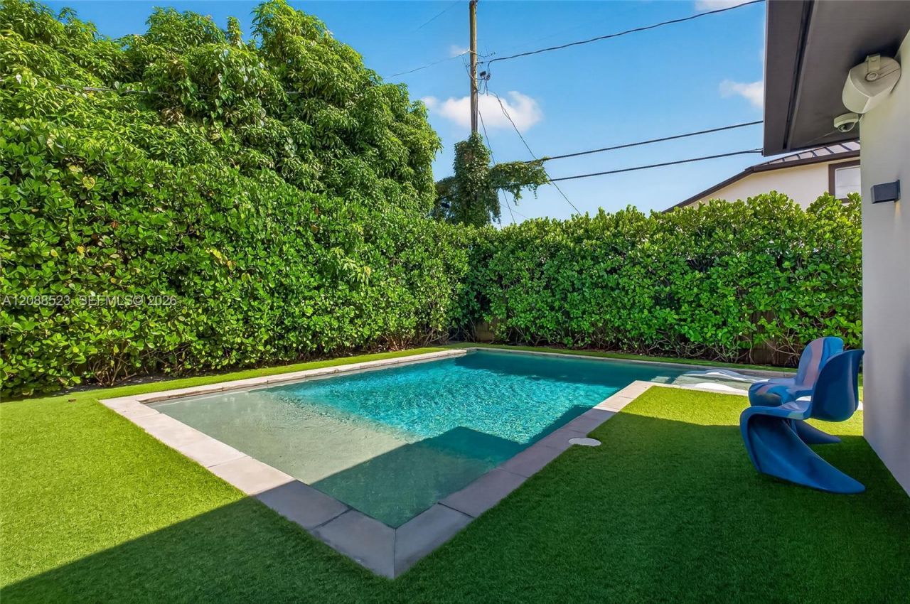 2342 SW 25th Ter , Miami, FL 33133 Photo