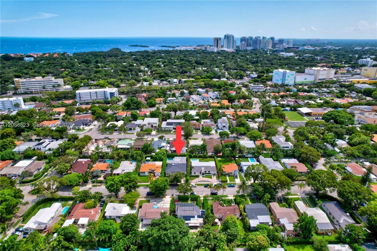 2342 SW 25th Ter , Miami, FL 33133 Photo