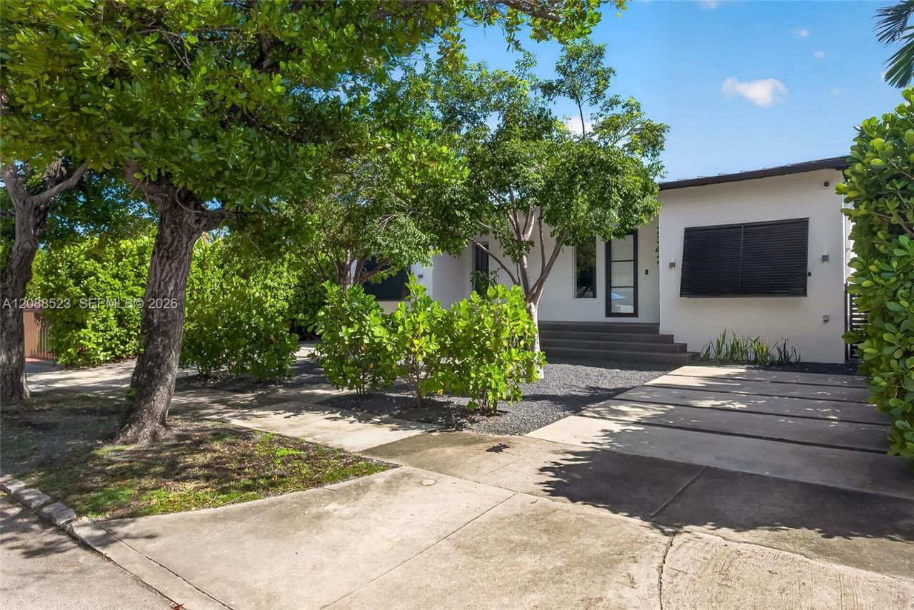 2342 SW 25th Ter , Miami, FL 33133 Photo
