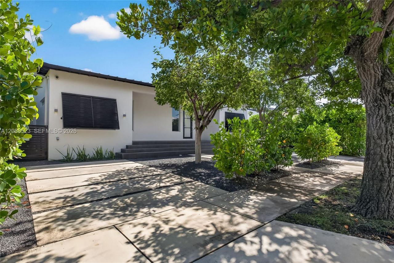 2342 SW 25th Ter , Miami, FL 33133 Photo