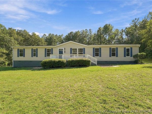 201 Castle Creek Drive, Raeford, NC 28376