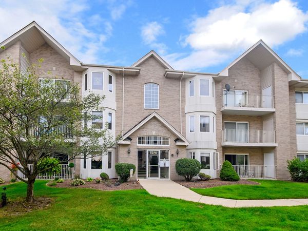 5275 W Mint Julip Drive , Unit 302, Alsip, IL 60803