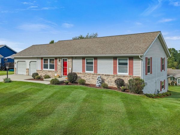 2217 Winfield Drive, Reedsburg, WI 53959