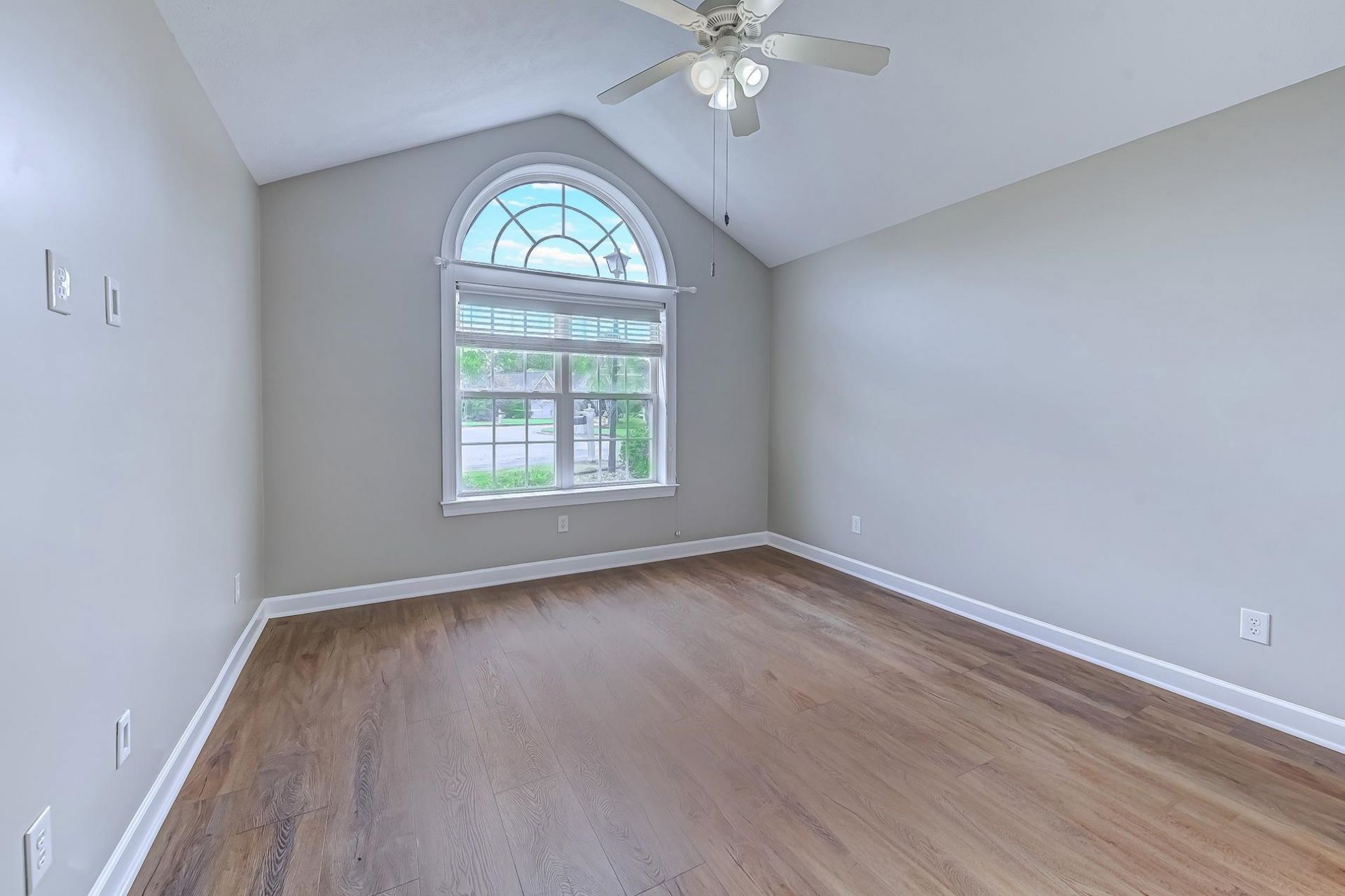 857 Castlebridge Dr.  Photo 27